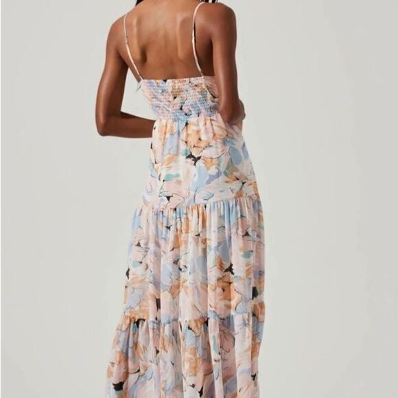 ASTR The Label BRANDY FLORAL CINCHED FRONT CUTOUT MAXI DRESS Size M - Picture 9 of 9